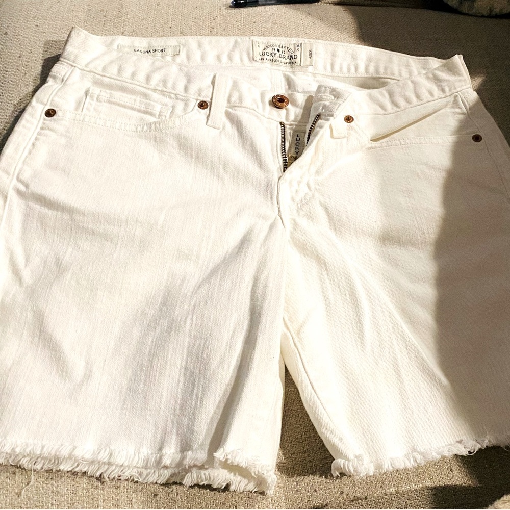 Women’s Lucky shorts sz 27